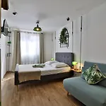 La Bastide Hotel *